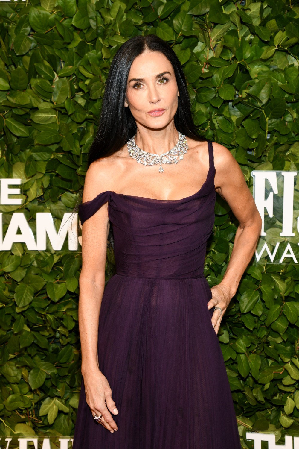 Выбор звезд: Зендея и Деми Мур в украшениях Bvlgari на церемонии Gotham Awards