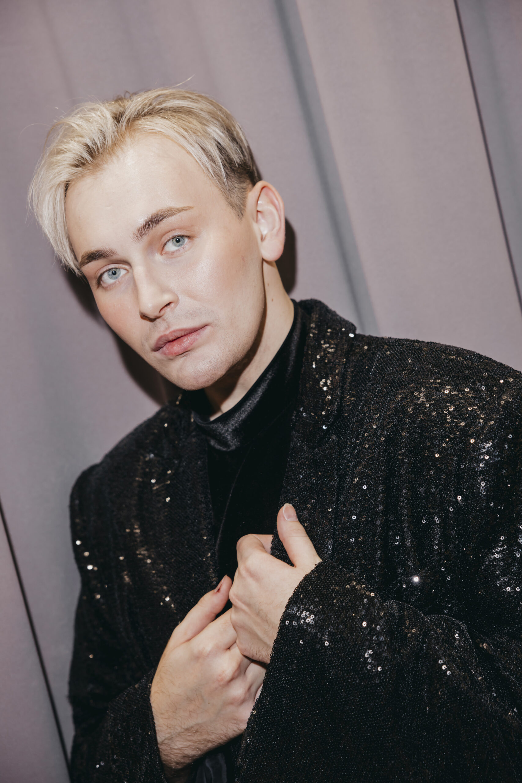 Никита Карстен презентовал новогоднюю коллекцию совместно с брендом MORPHOCLO