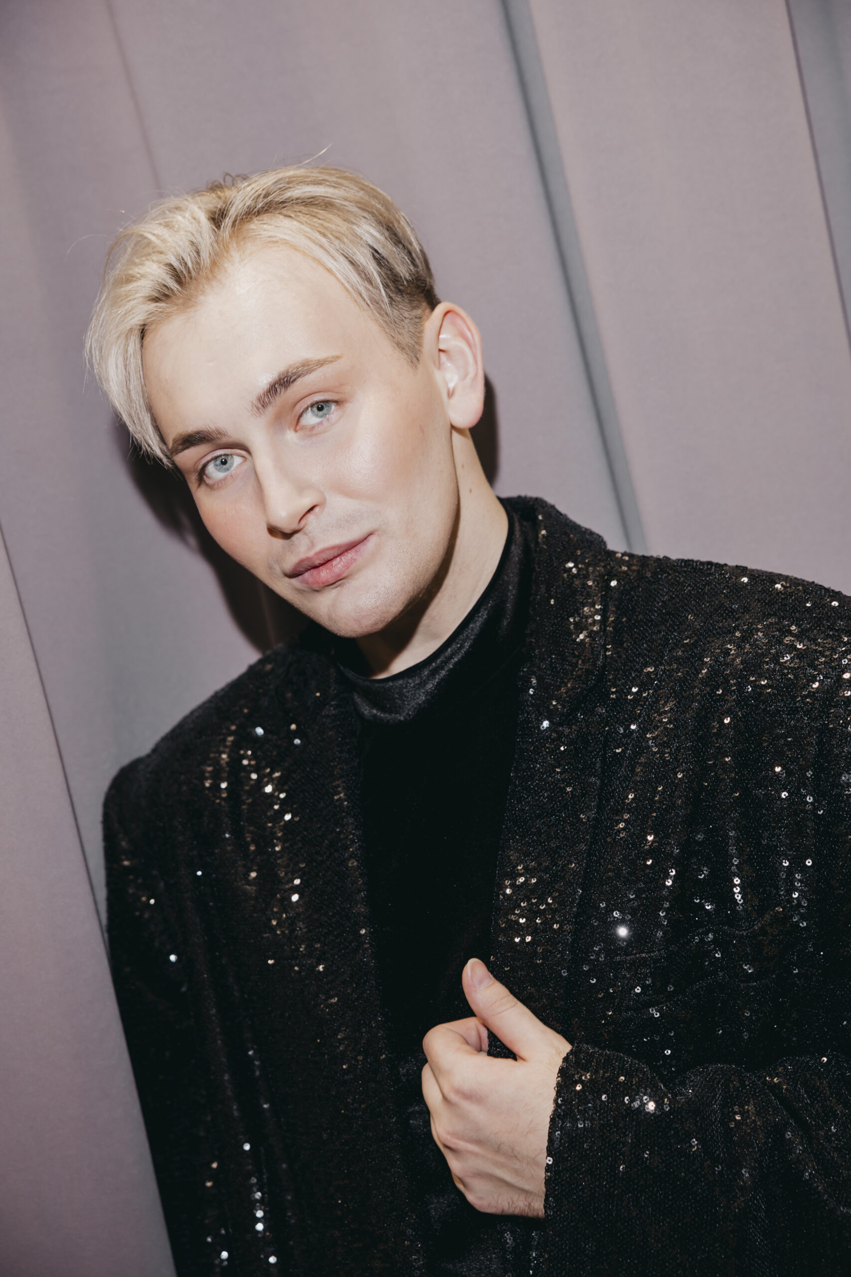 Никита Карстен презентовал новогоднюю коллекцию совместно с брендом MORPHOCLO