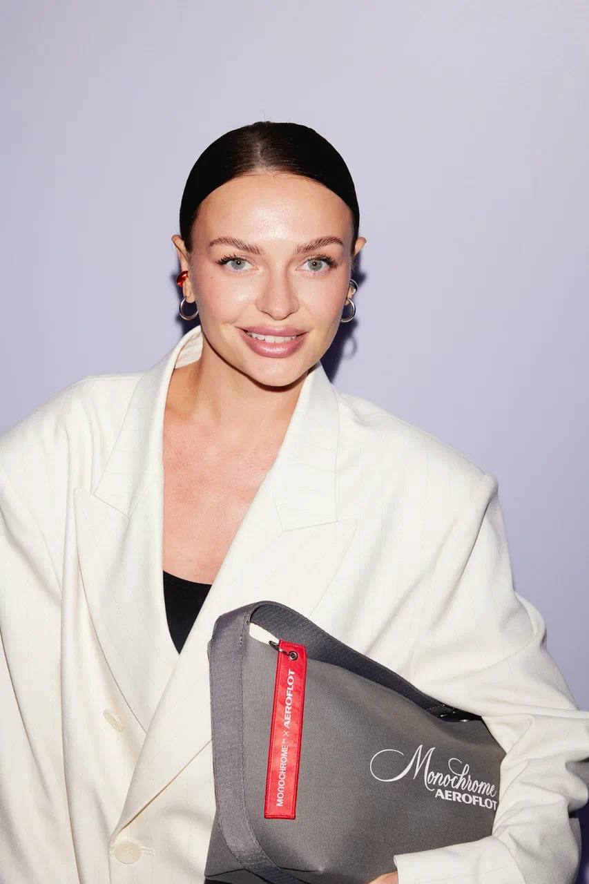 Лина Дембикова, Наталья Борисова, Слава Копейкин и другие посетили презентацию коллаборации MONOCHROME x AEROFLOT