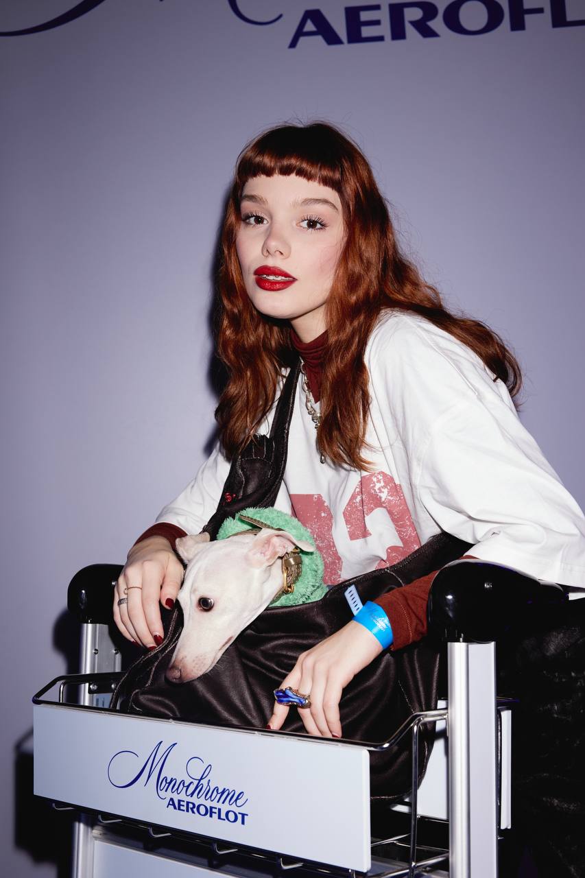 Лина Дембикова, Наталья Борисова, Слава Копейкин и другие посетили презентацию коллаборации MONOCHROME x AEROFLOT