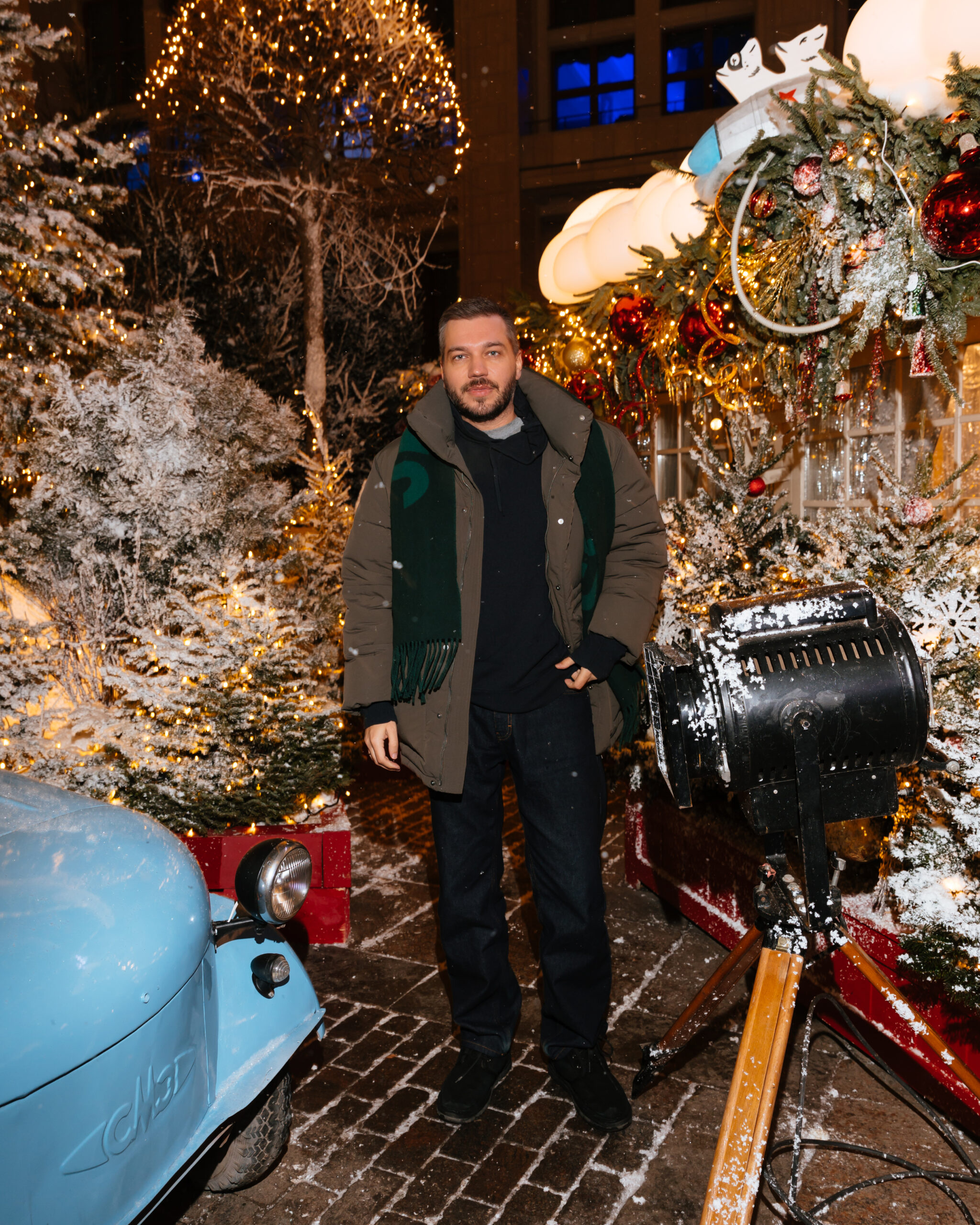 Тося Чайкина, Катя Инберг, Артем Кривда на открытии предновогоднего фестиваля «Путешествие в Рождество»