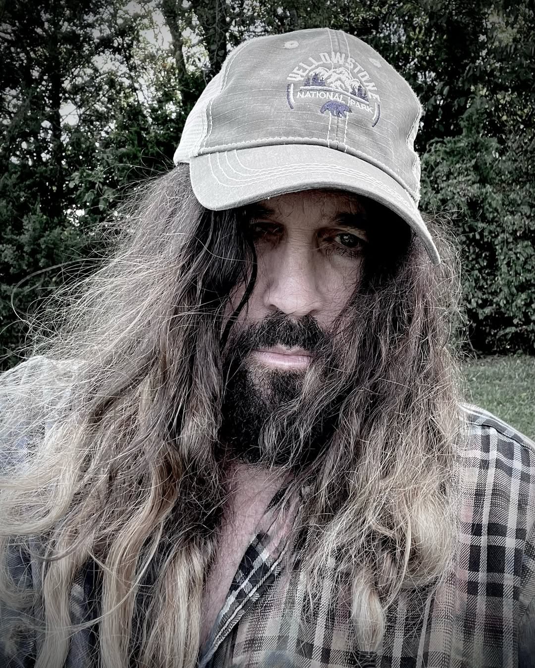 Отец Майли Сайрус назвал главную причину разрыва отношений со звездной дочерью