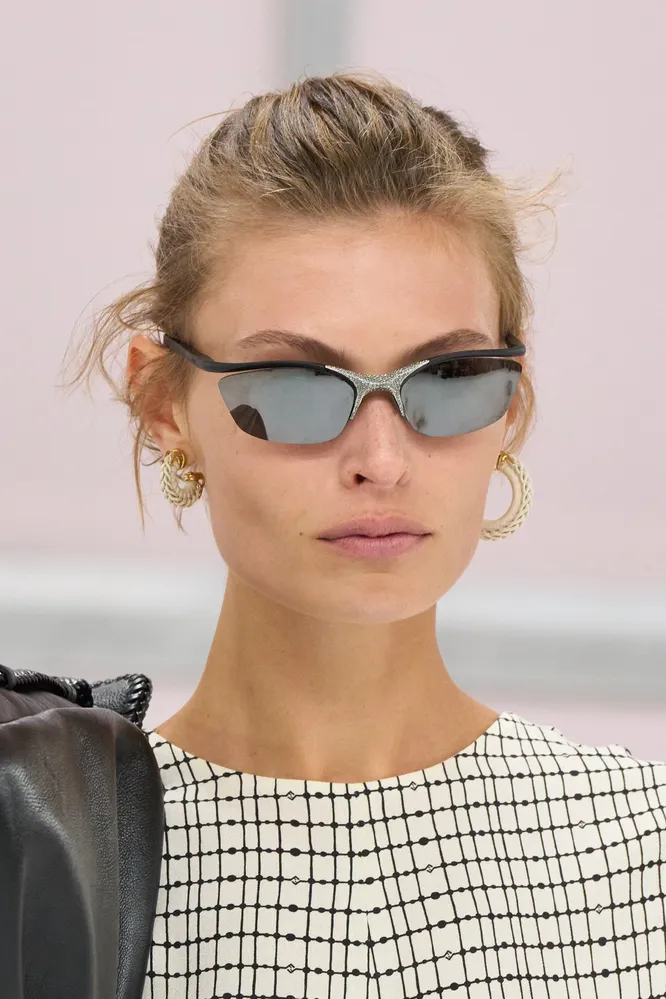 Модные солнцезащитные очки весна-лето 2025