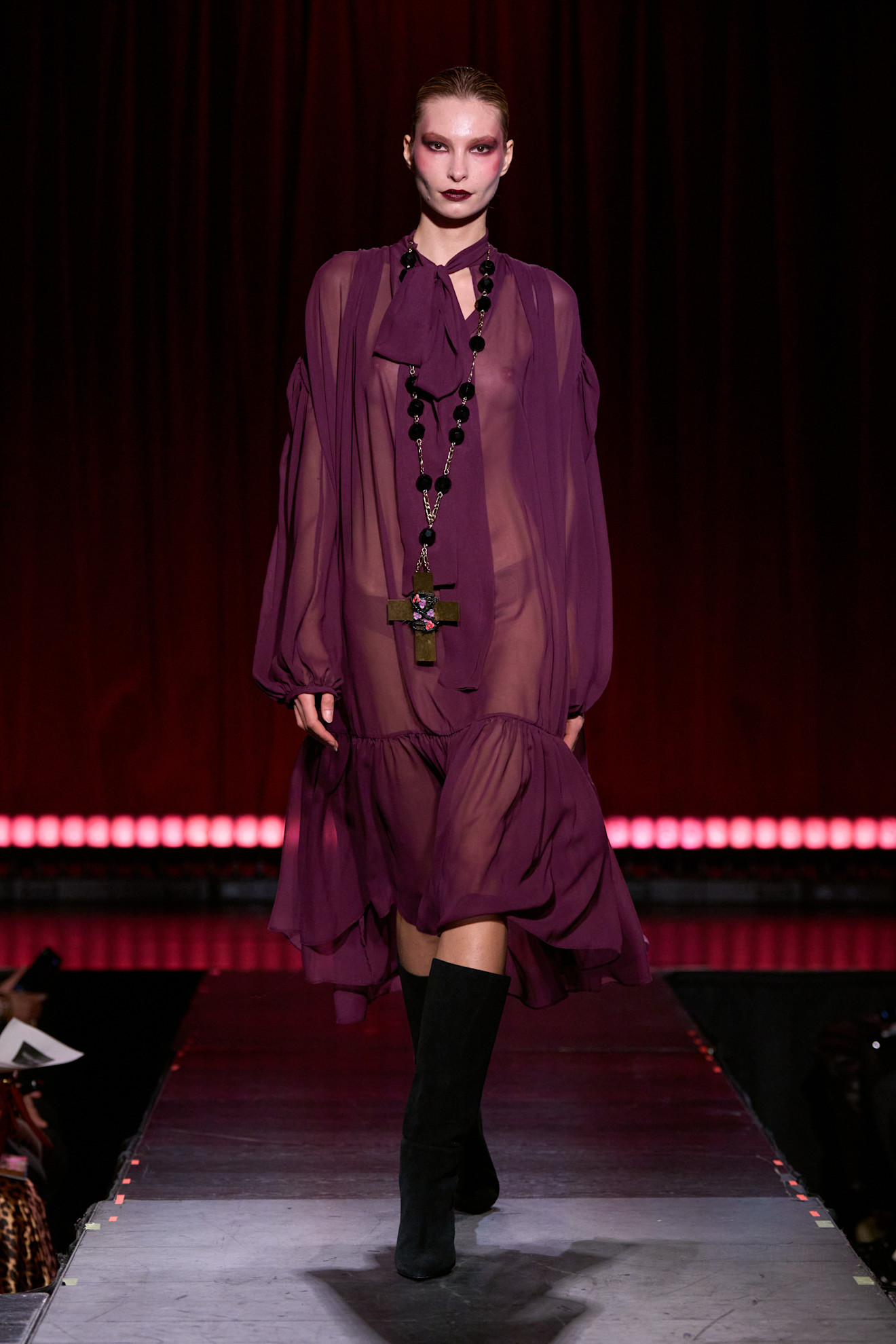 Фиолетовый — новый главный цвет осени 2025 года?