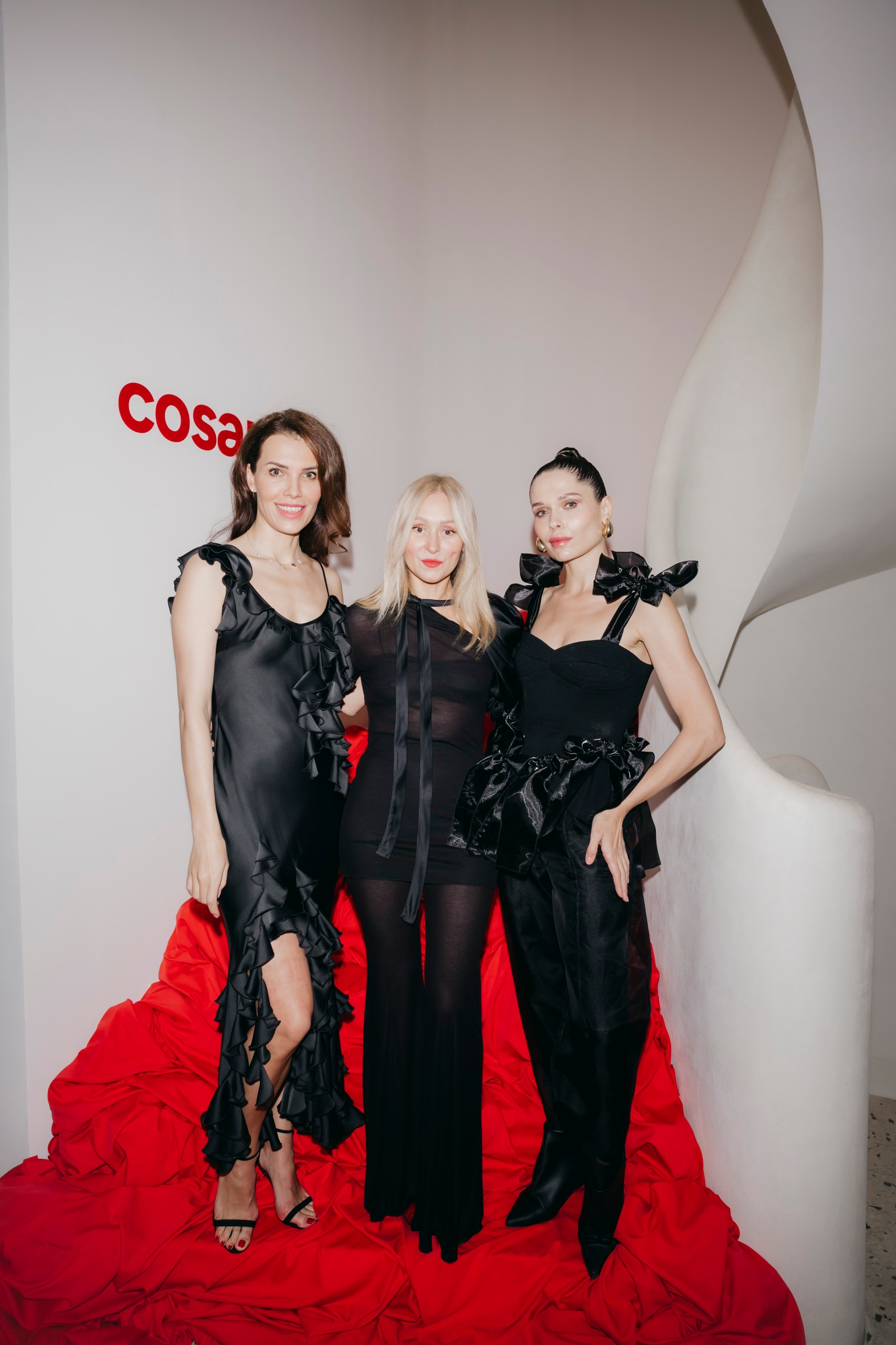Алексей Жидковский, Эвелина Хромченко, Виктория Портфолио, Алина Ковалева на ужине бренда COSARÊVE