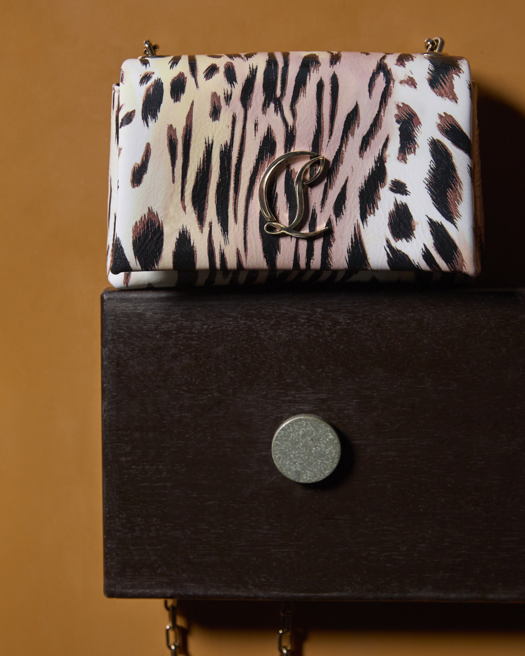 Christian Louboutin выпустили кампейн своей новой весенне-летней коллекции