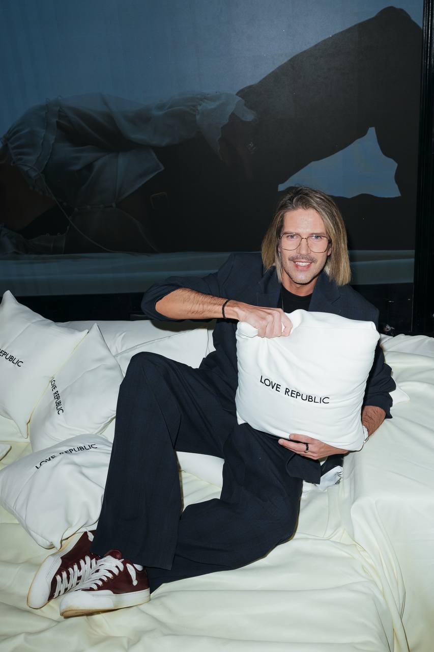 Лина Дембикова, Мария Миногарова, Саша Сулим, Мария Червоткина и другие гости на секретном POP-UP LOVE REPUBLIC