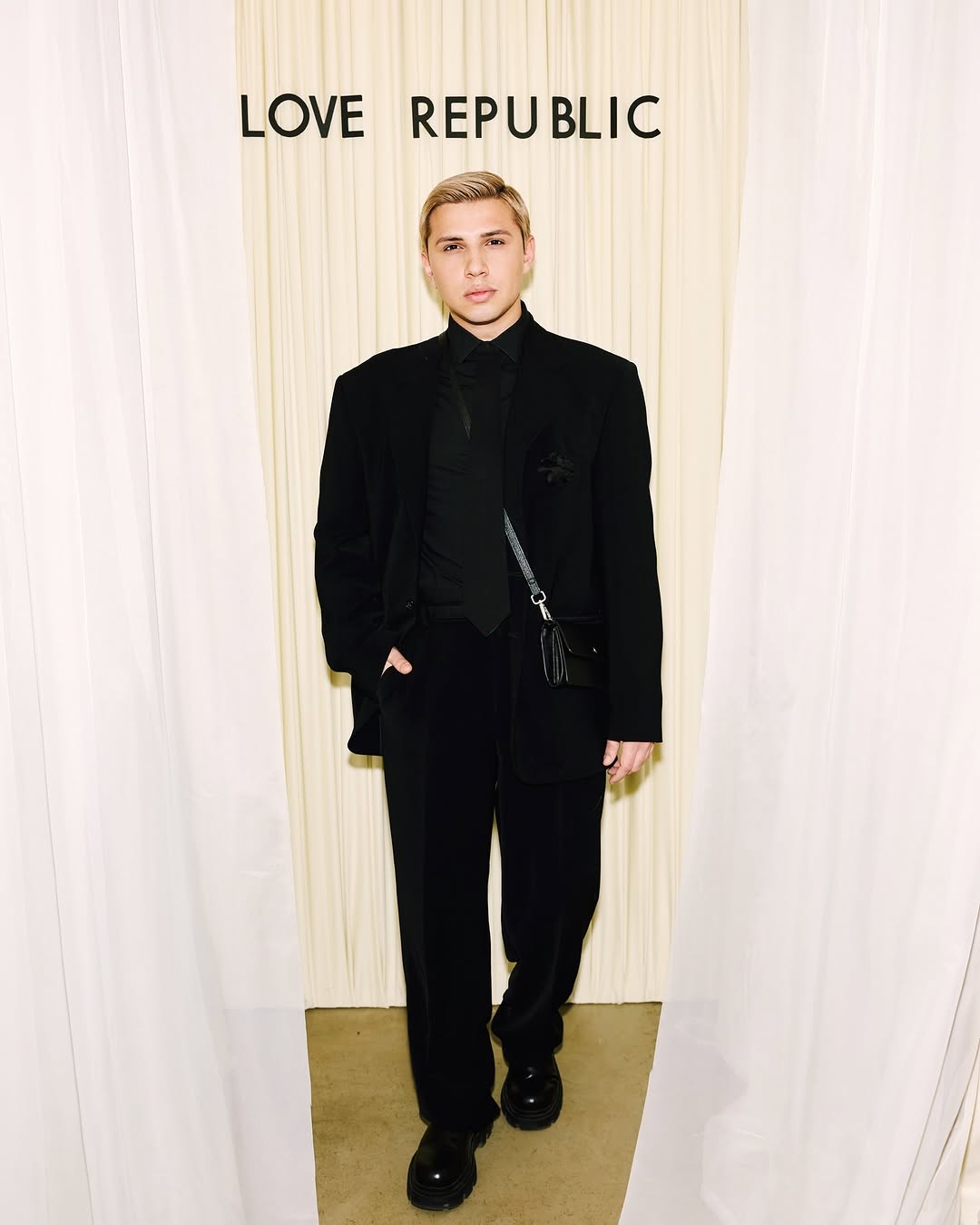 Лина Дембикова, Мария Миногарова, Саша Сулим, Мария Червоткина и другие гости на секретном POP-UP LOVE REPUBLIC