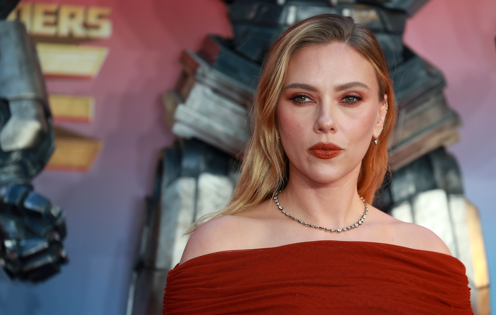 Знаменитости, которые высказались против использования искусственного интеллекта