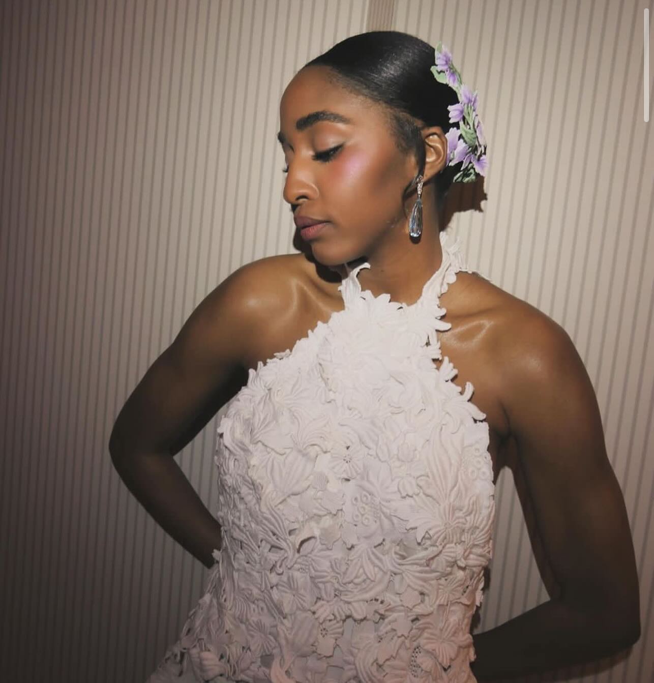 Айо Эдебири подверглась травле из-за поста Илона Маска