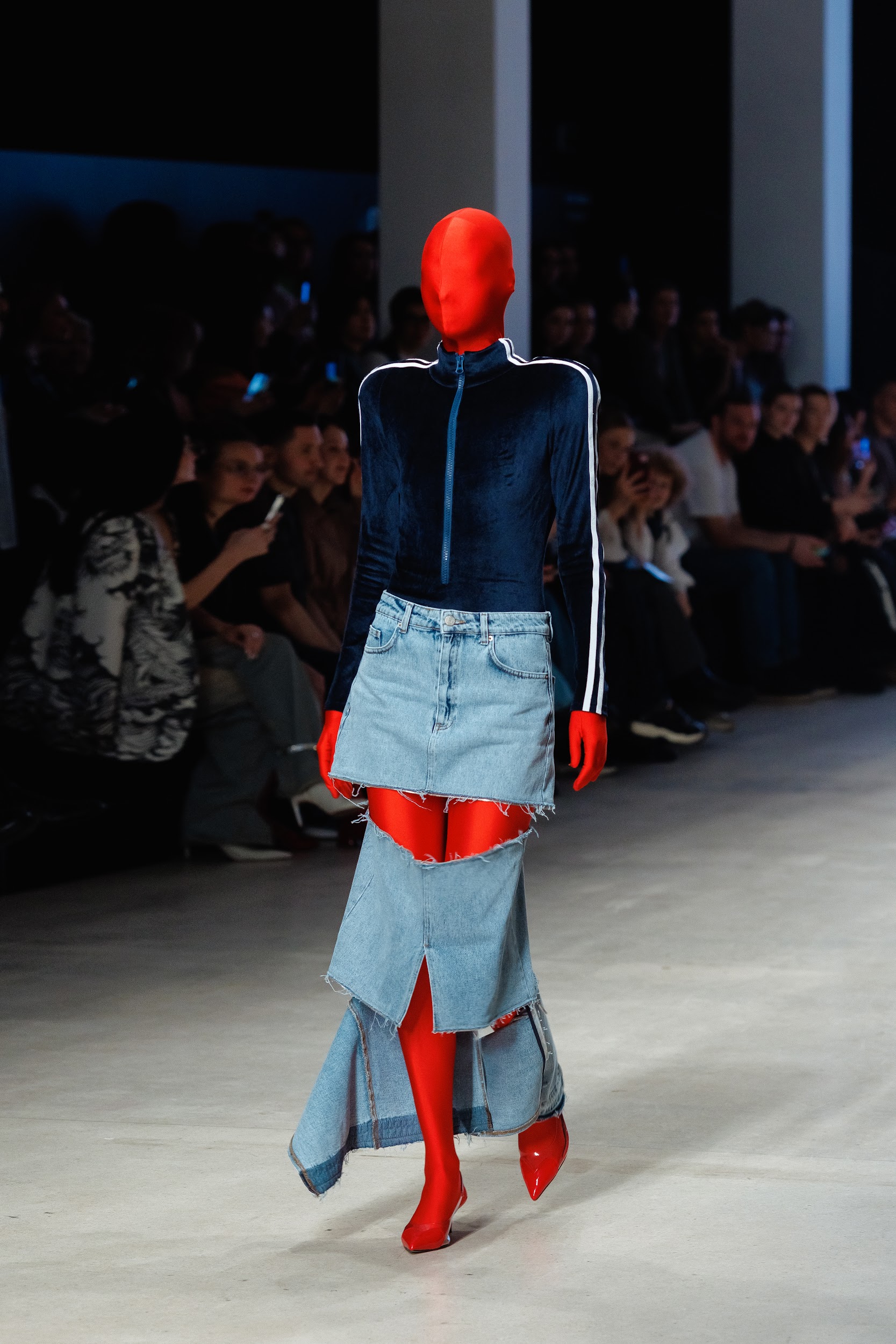 Ольга Лефферс, Питер Опхайм, Полина Аскери и другие звезды на показе бренда COSARÊVE