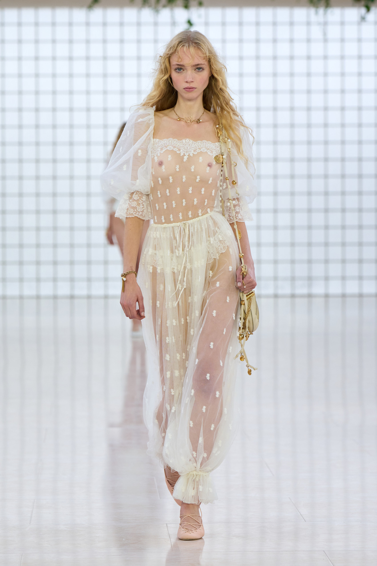 тренд на наготу