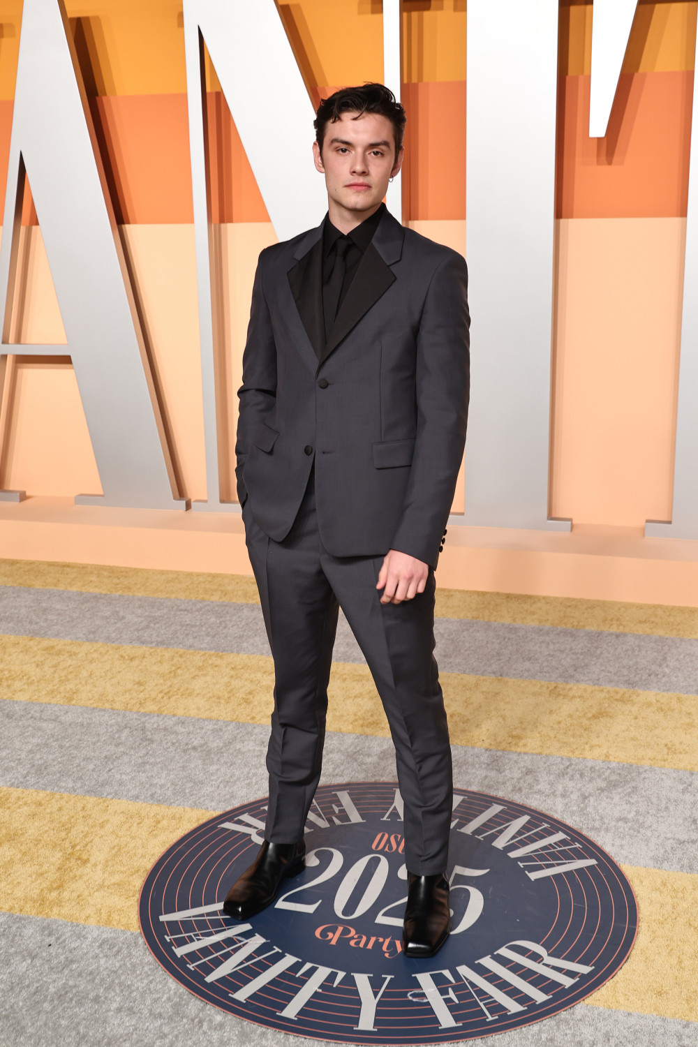 Звезды в Prada: самые стильные образы на вечеринке Vanity Fair 2025