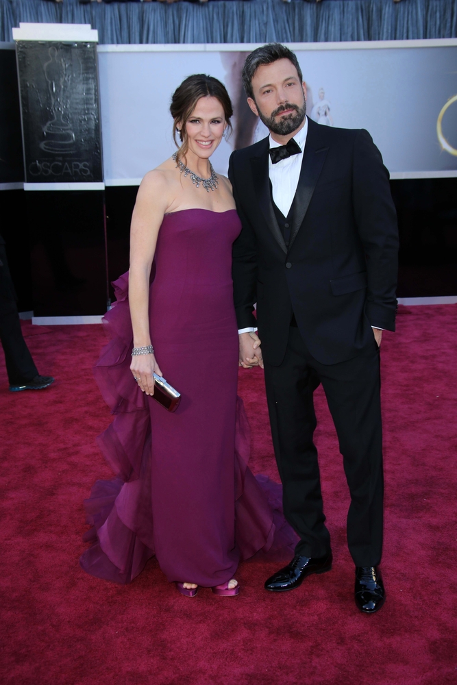 «Чувствует, что ее предали»: источник о реакции Дженнифер Лопес на отношения Бена Аффлека с бывшей женой