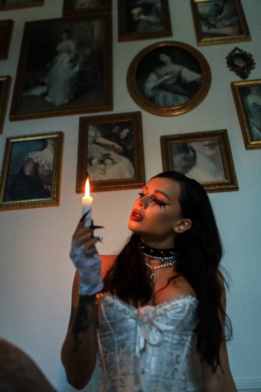 Лера Алмазова: “Мода присутствует во всей моей жизни — начиная от эстетики моего дома, до одежды моей собаки”