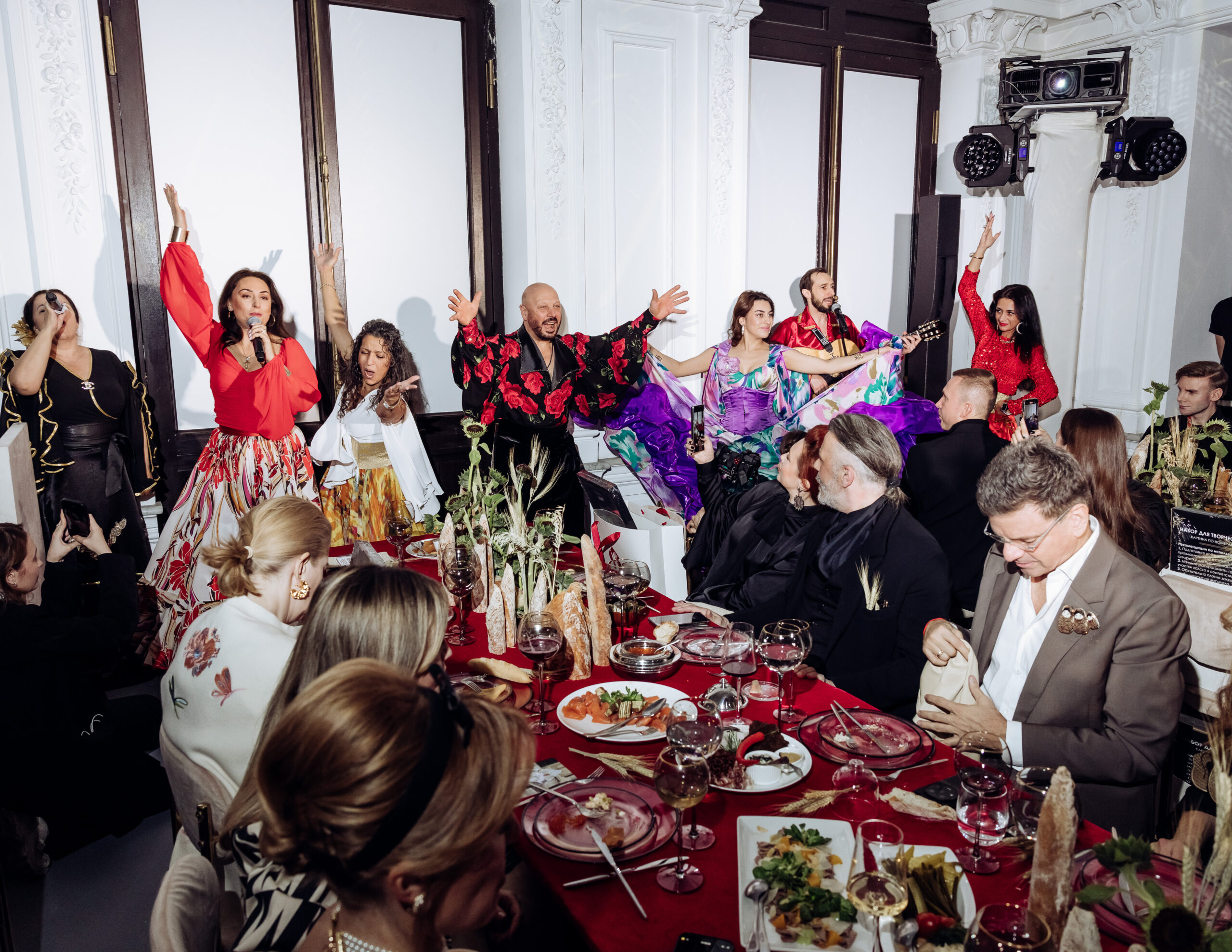 Анна Худоян, Дарья Коробова, Алина Ковалева, Олег Горчанин и другие на премьере шоу «Ход Царевны» Елены Барановой