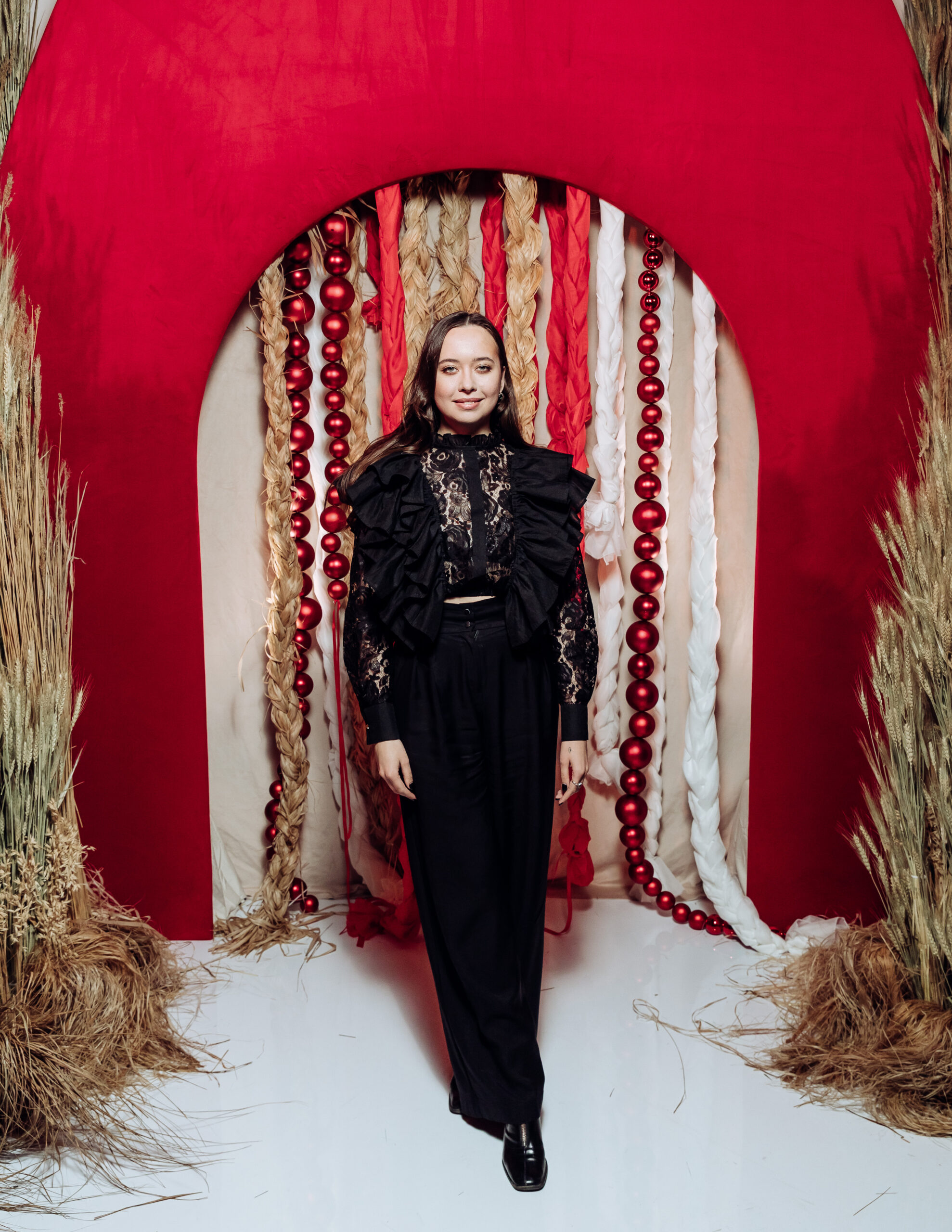 Анна Худоян, Дарья Коробова, Алина Ковалева, Олег Горчанин и другие на премьере шоу «Ход Царевны» Елены Барановой