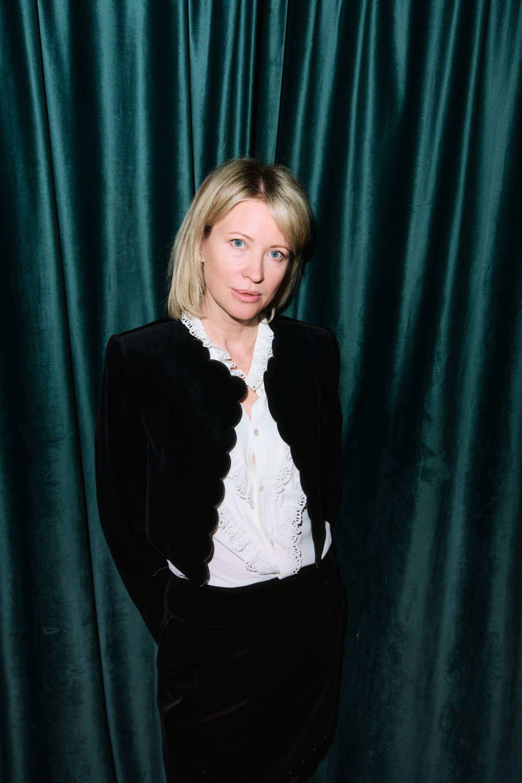 Владислав Ценев, Анна Скороходова, Мила Ершова и Святослав Рогожан на вечере в честь Дня рождения Юлии Хамитовой