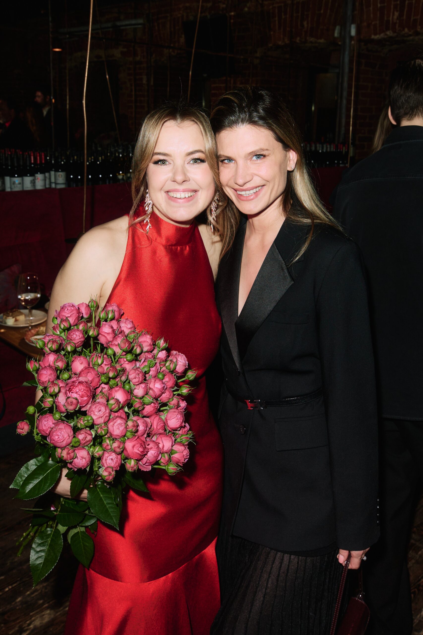 Владислав Ценев, Анна Скороходова, Мила Ершова и Святослав Рогожан на вечере в честь Дня рождения Юлии Хамитовой