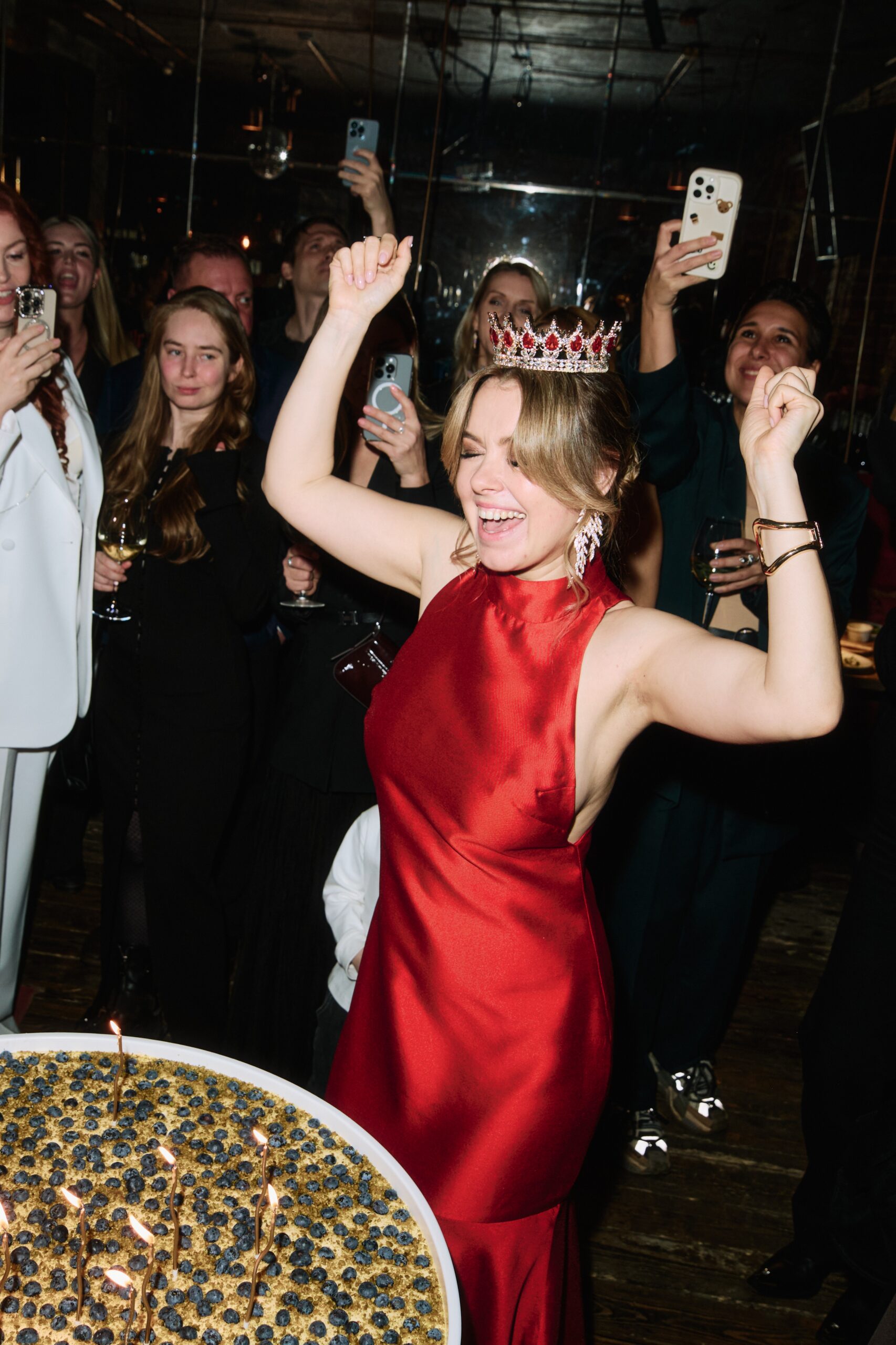 Владислав Ценев, Анна Скороходова, Мила Ершова и Святослав Рогожан на вечере в честь Дня рождения Юлии Хамитовой