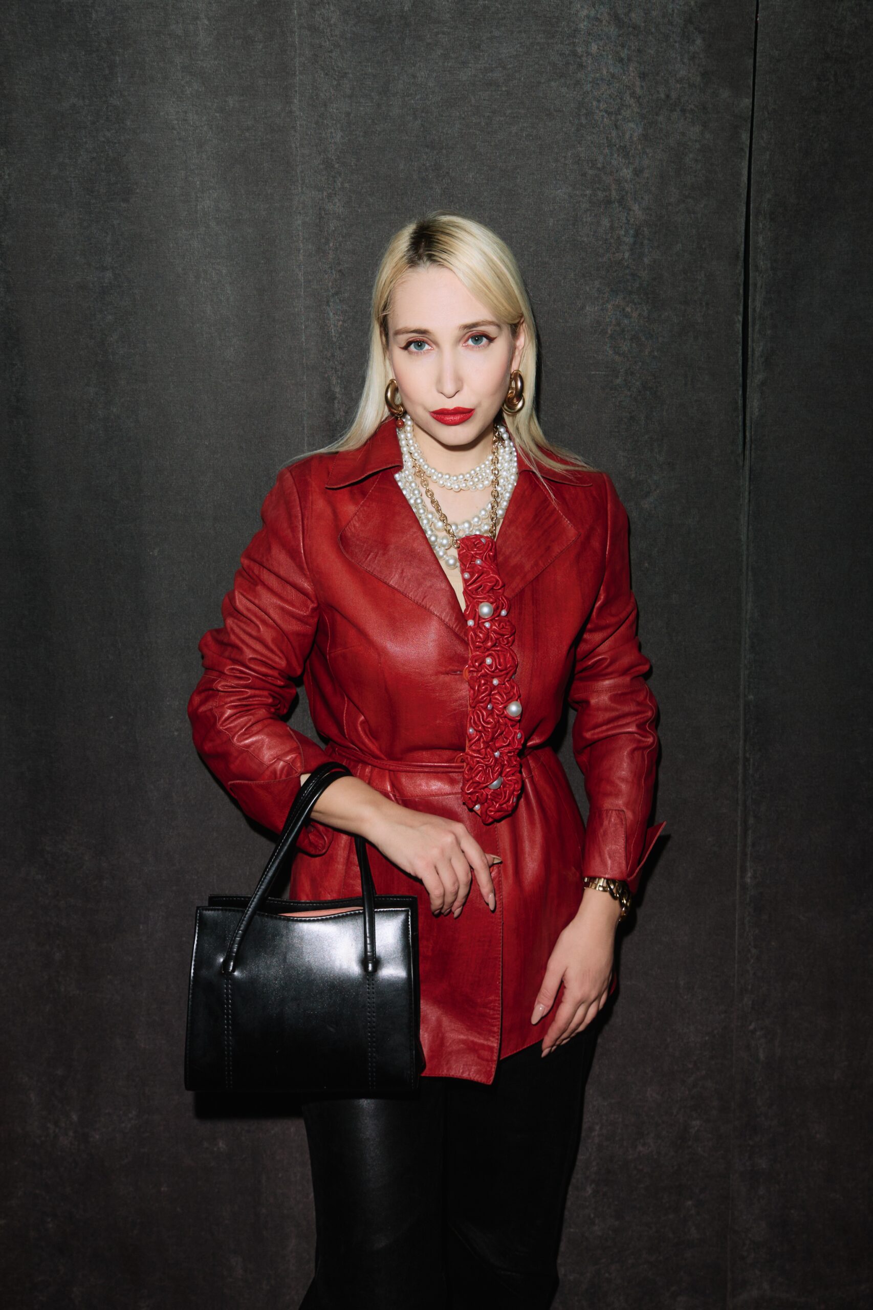 Владислав Ценев, Анна Скороходова, Мила Ершова и Святослав Рогожан на вечере в честь Дня рождения Юлии Хамитовой