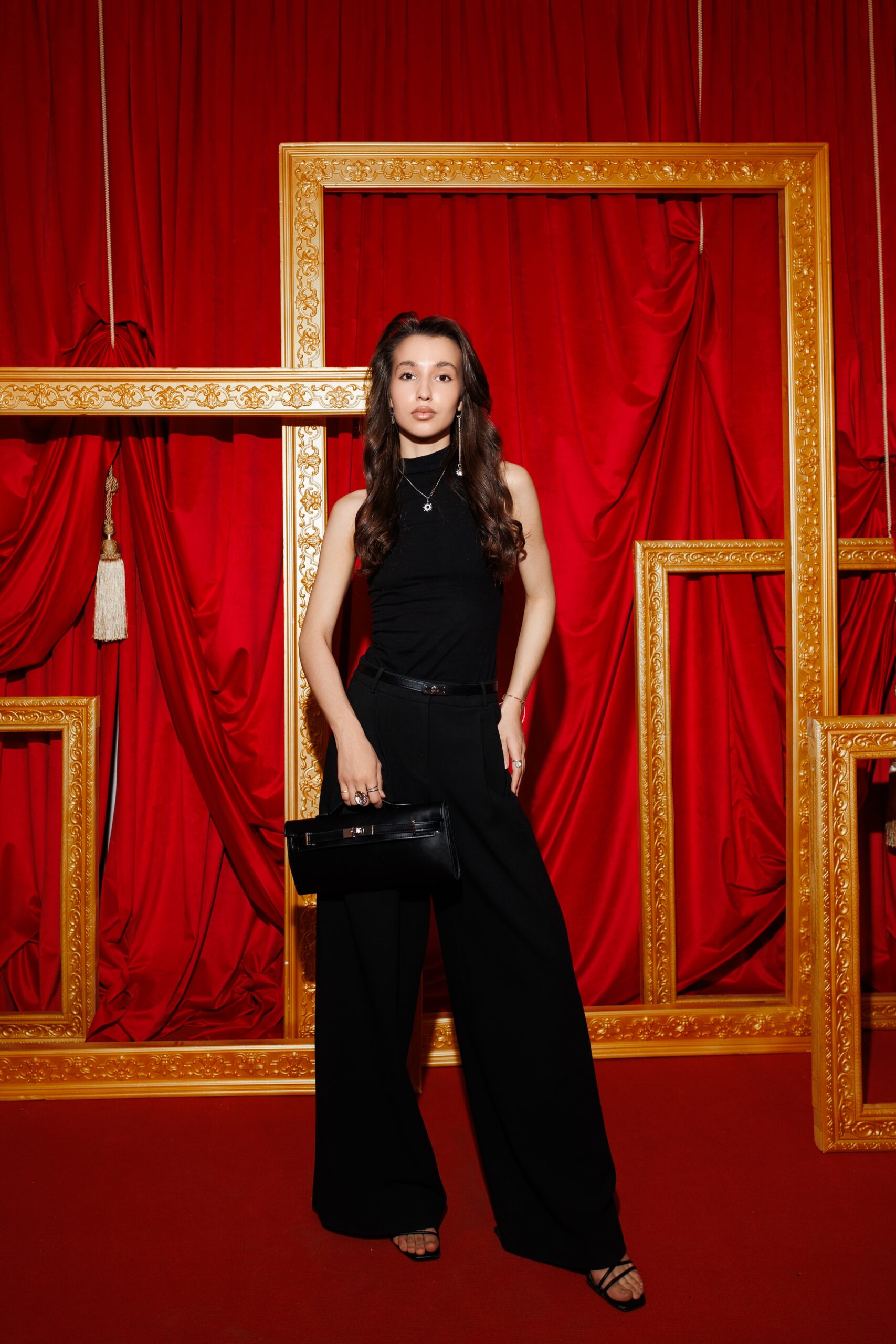 Свобода самовыражения: закрытый показ коллекции UNFRAME от JULIAKISELEVA с украшениями by SKOROKHODOVA