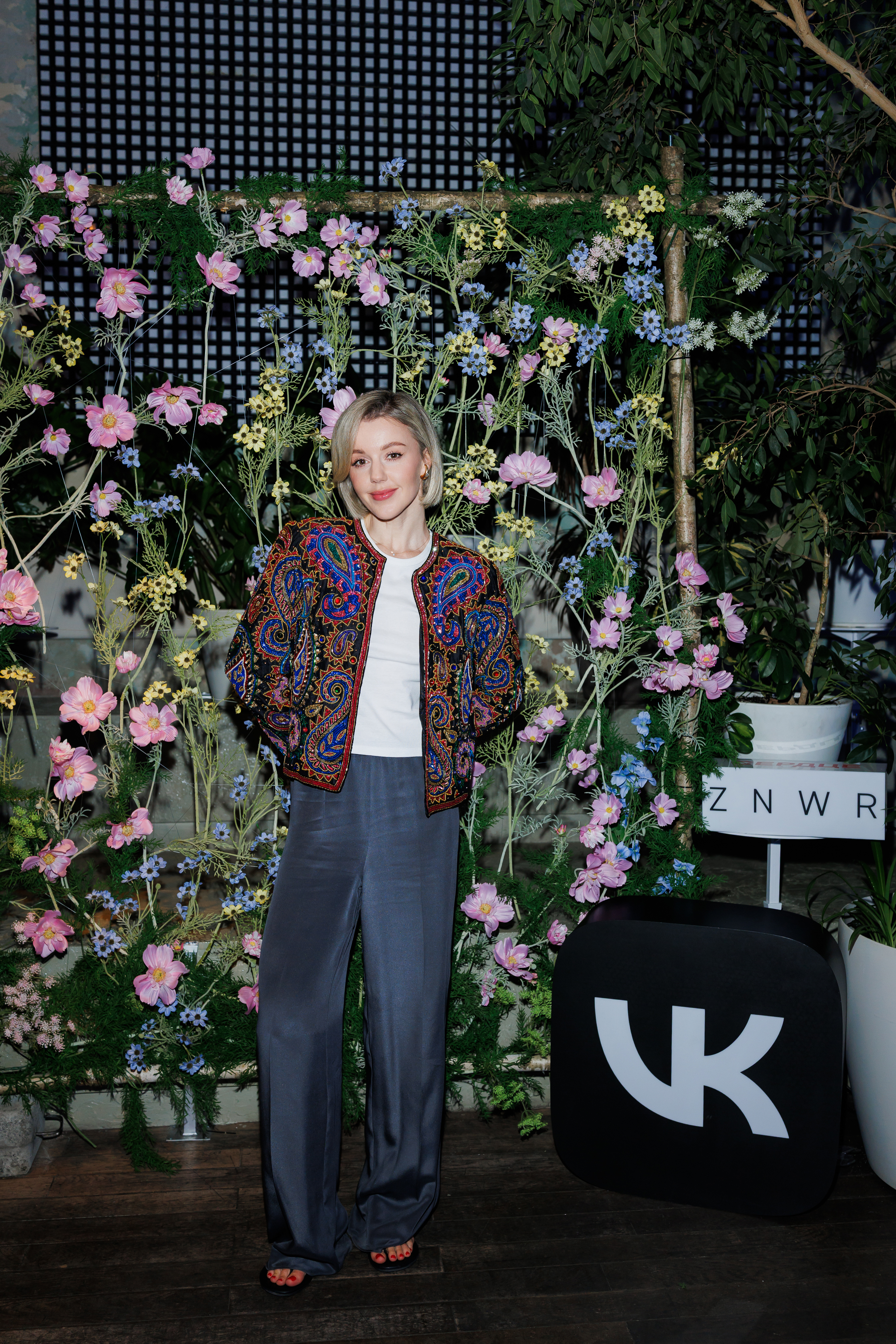 Юлианна Караулова, Настя Полетаева, Анатоль Вовк, Ингрид Олеринскаяи другие на презентации эко-капсулы VK и ZNWR