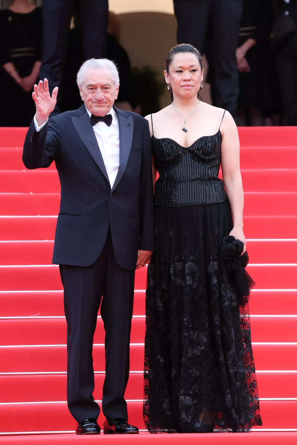 Каннский кинофестиваль 2025: самые яркие образы с красной дорожки