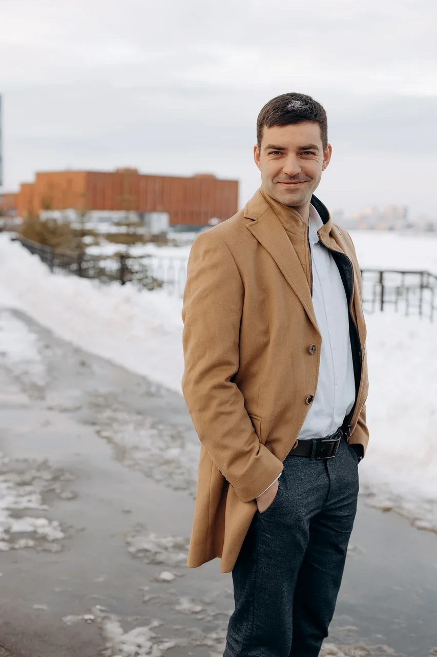 Обложка книги Ефремова Льва о криптовалюте для начинающих