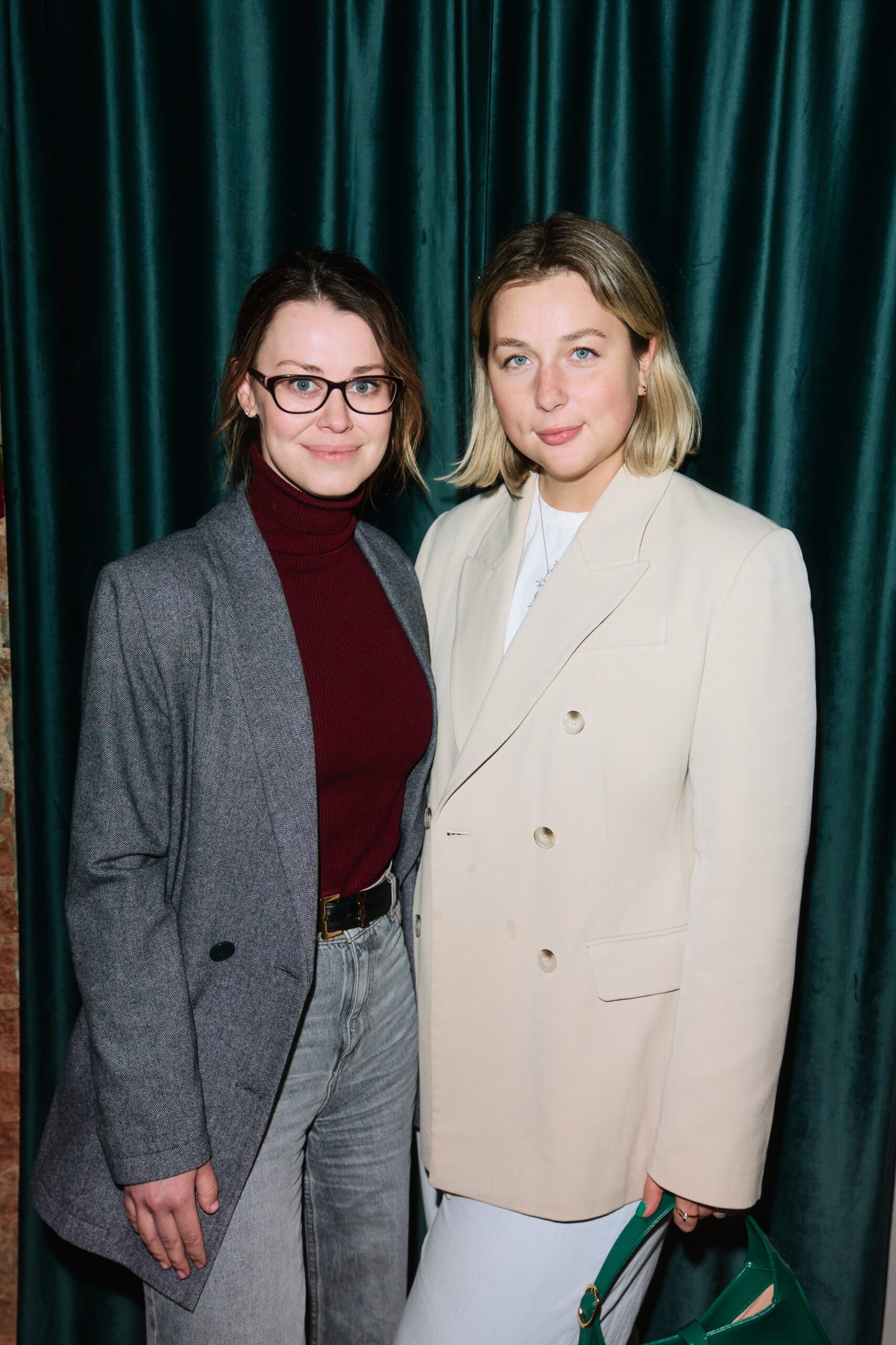 Владислав Ценев, Анна Скороходова, Мила Ершова и Святослав Рогожан на вечере в честь Дня рождения Юлии Хамитовой