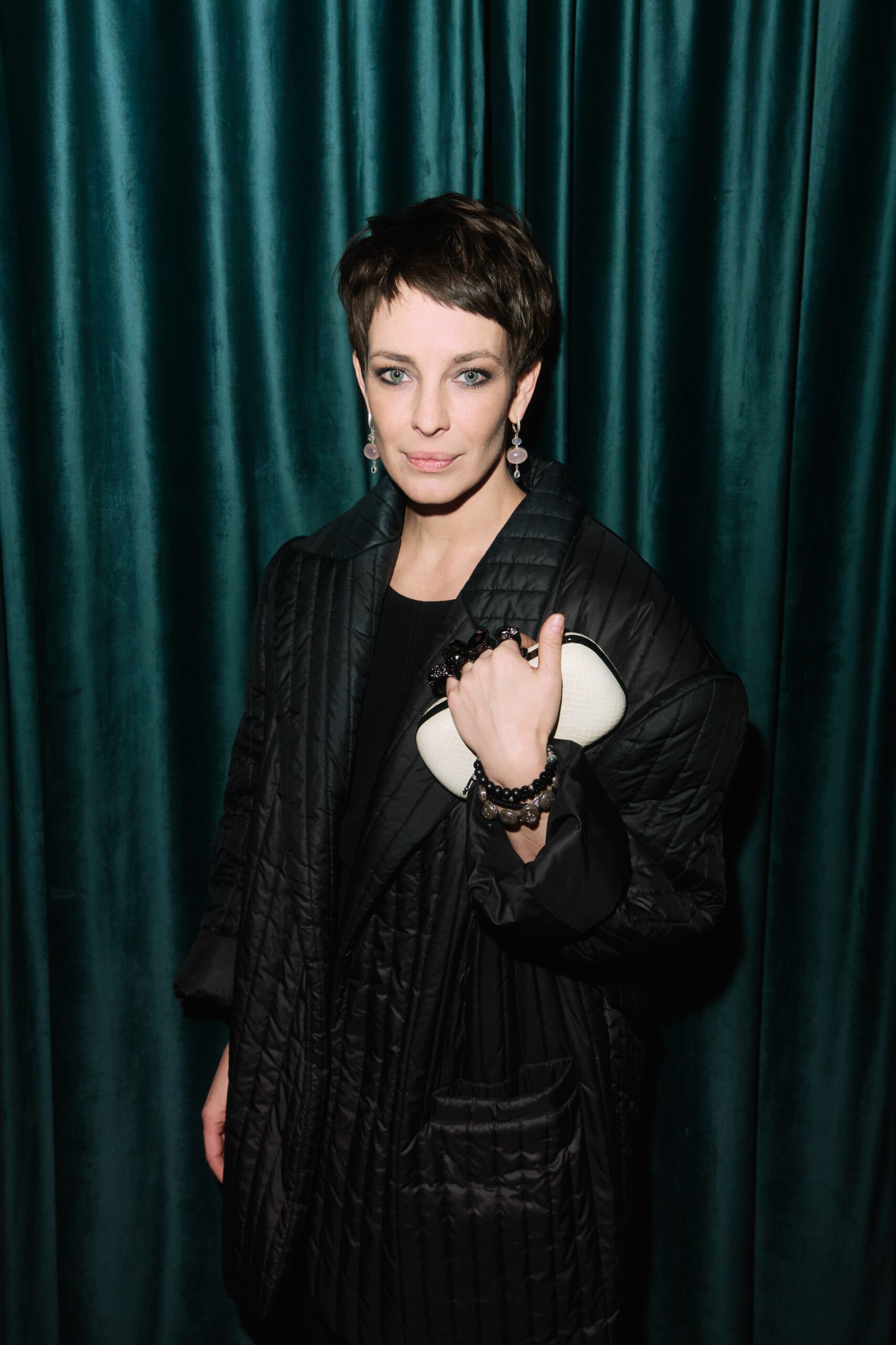 Владислав Ценев, Анна Скороходова, Мила Ершова и Святослав Рогожан на вечере в честь Дня рождения Юлии Хамитовой