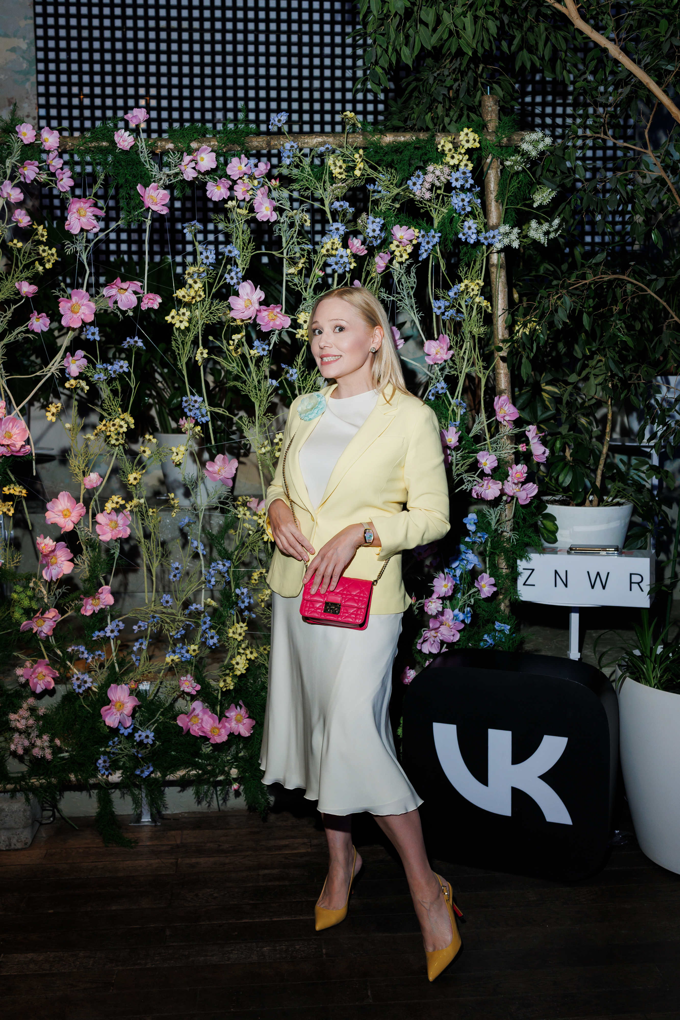 Юлианна Караулова, Настя Полетаева, Анатоль Вовк, Ингрид Олеринскаяи другие на презентации эко-капсулы VK и ZNWR