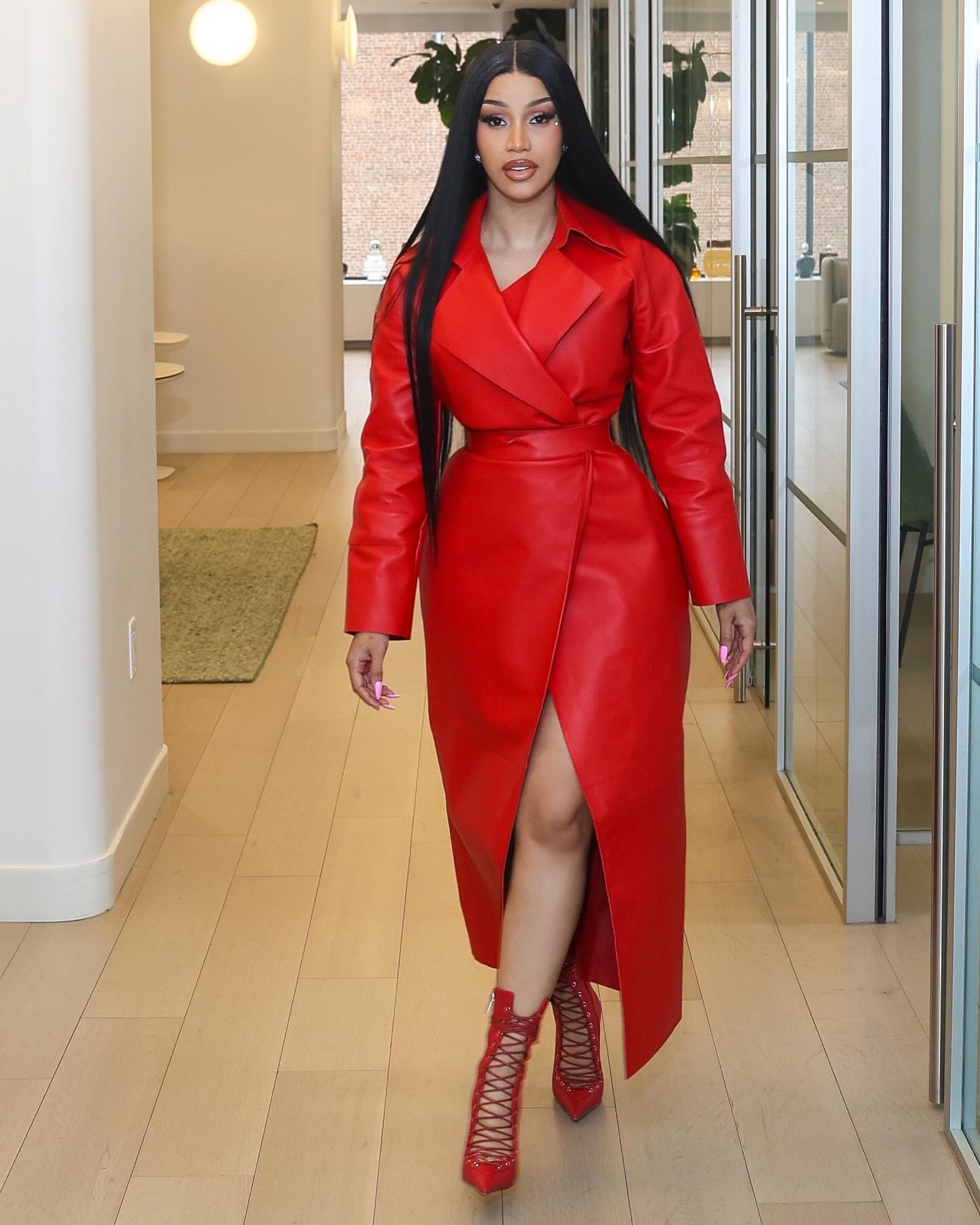 Карди Би подтвердила роман с известным футболистом