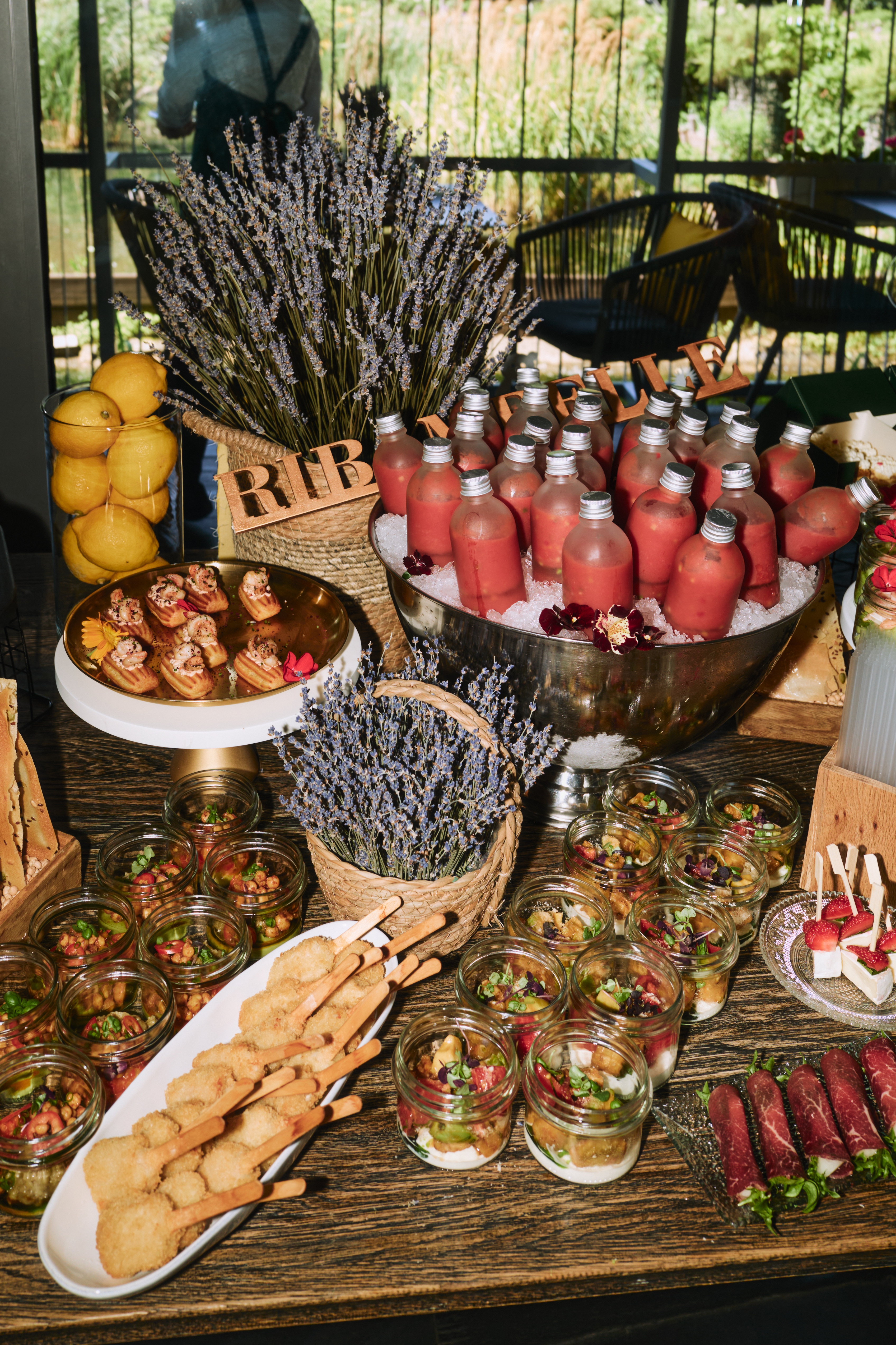 Летний Ribambelle: аромат цветущих садов, вкус сезона и шляпы с характером