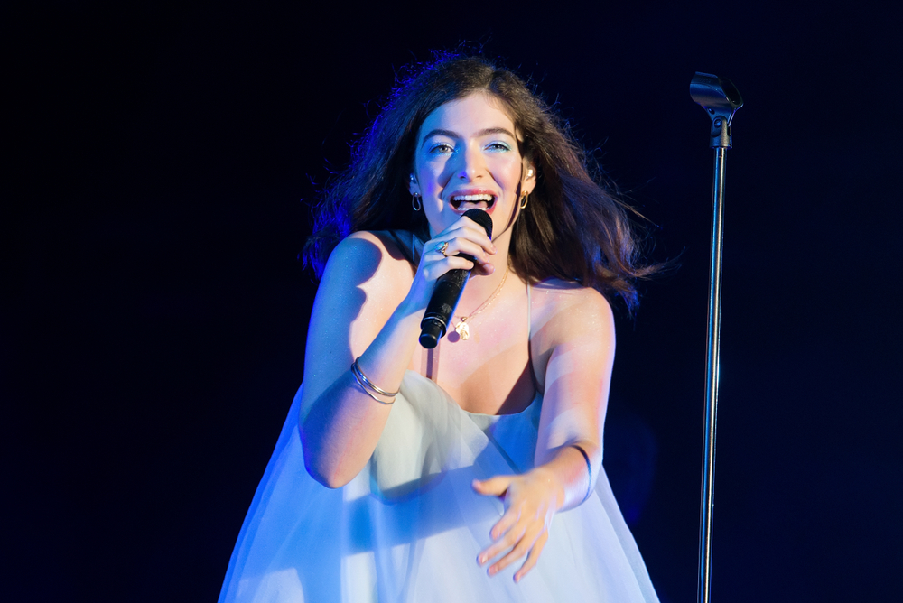 Певицу Lorde задержала полиция во время съемок клипа