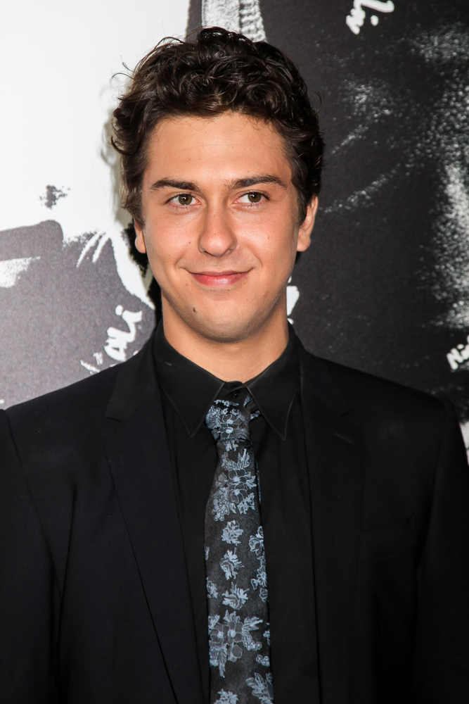 Билли Айлиш подогрела слухи о романе с известным актером