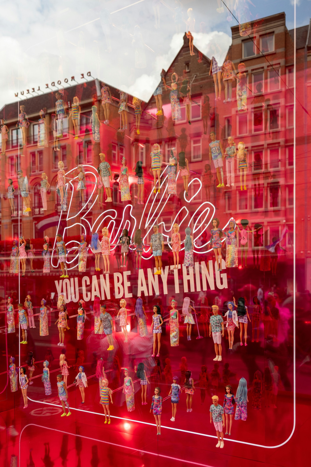 Создатели Barbie погибли