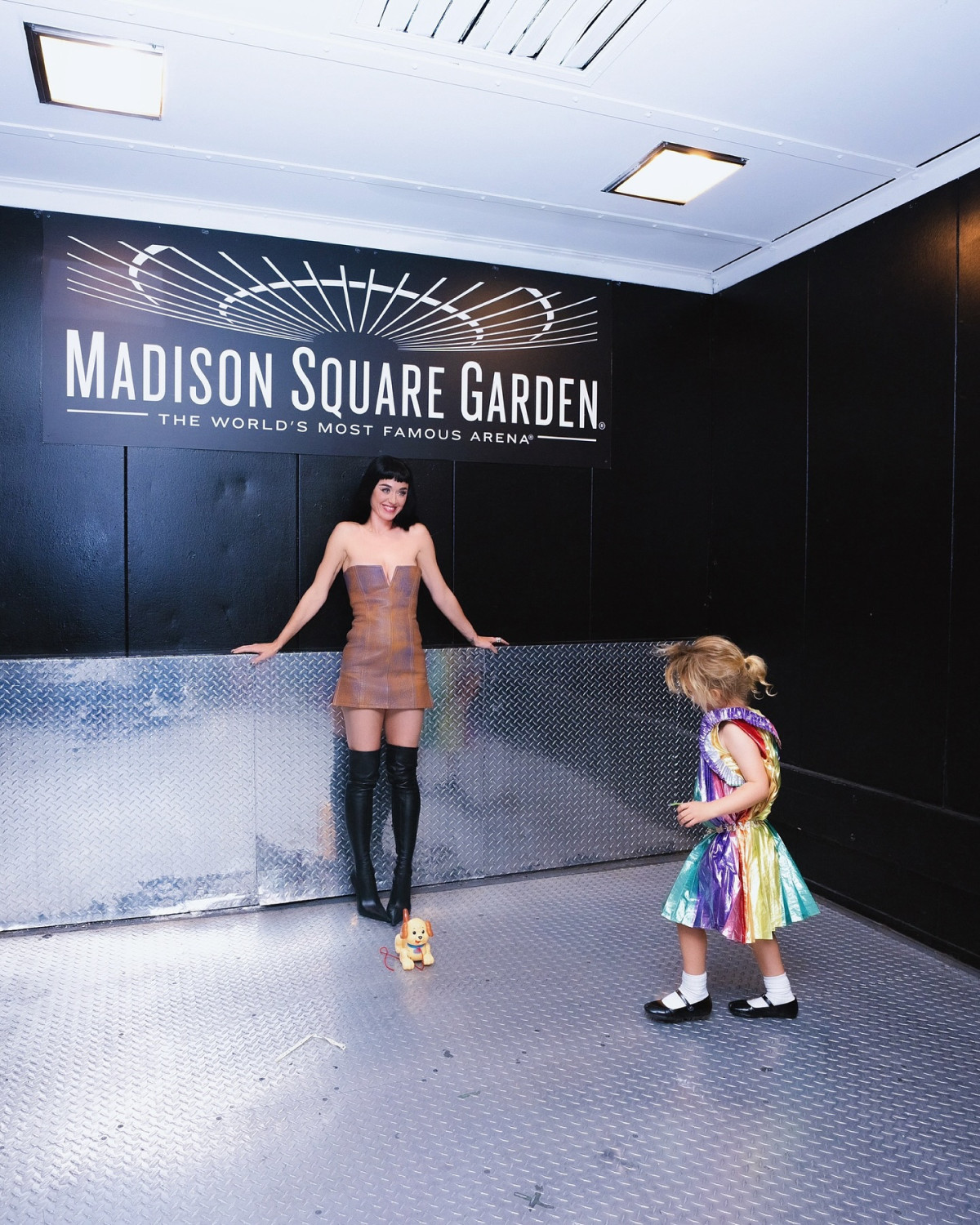 Кэти Перри поделилась новыми кадрами своей дочери Дейзи