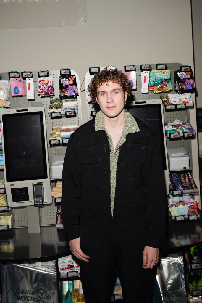 Катя Адушкина, Александра Киселева, Саша Спилберг и другие звезды на открытии «Select Перекресток»