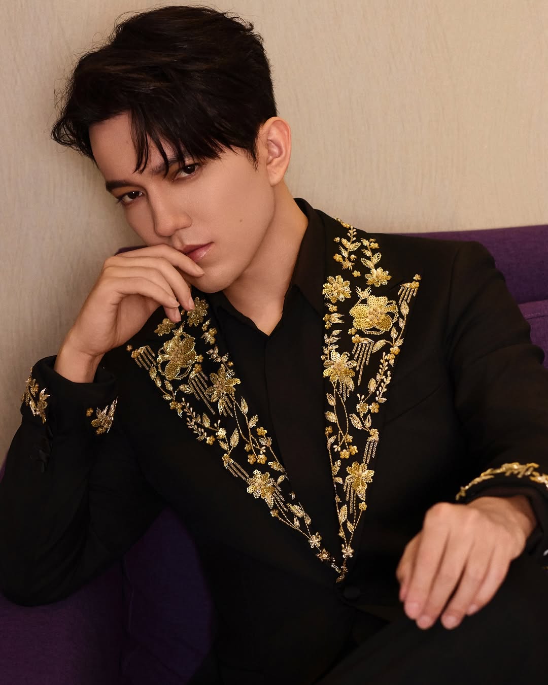 «Бетпердедегі адам» Димаш Құдайберген