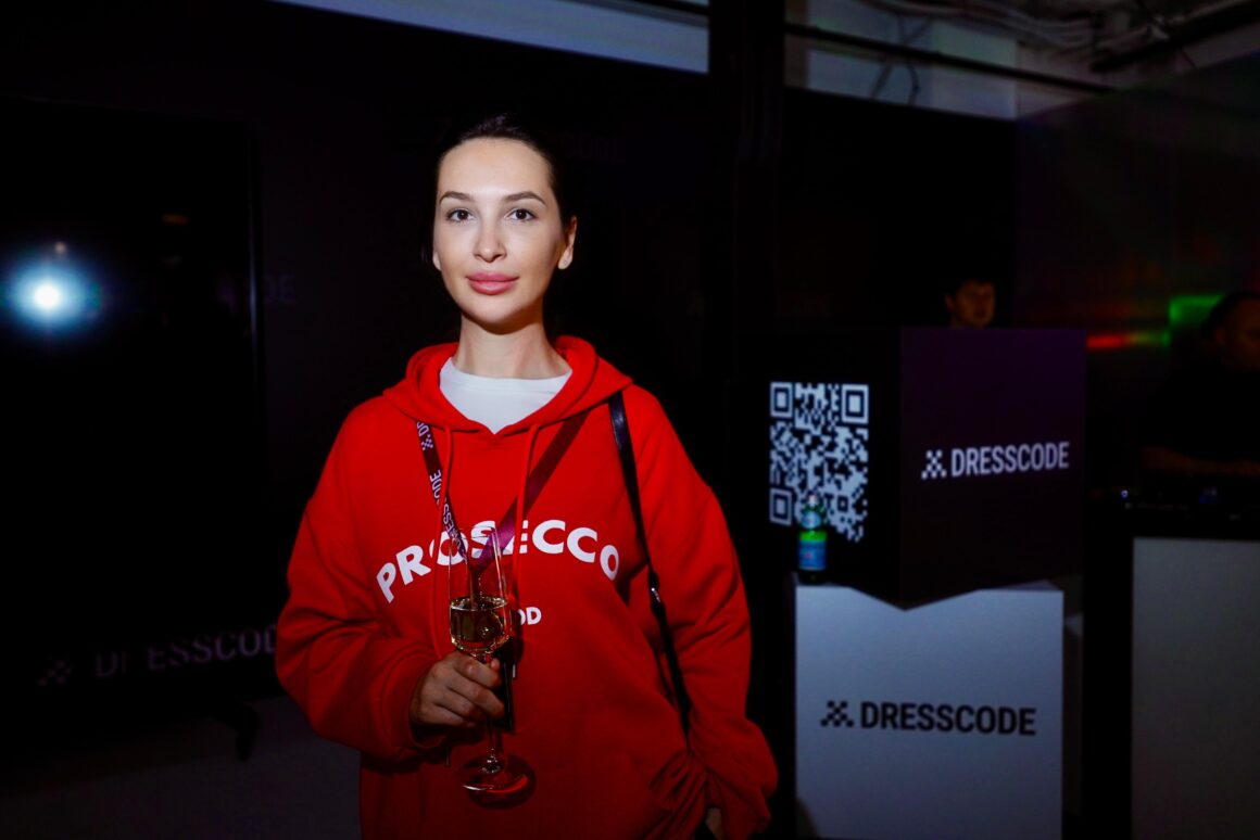 Виктория Андреянова, Андрей Пономарёв, Карина Нигай и Белорус Лидия на светском завтраке в ЦУМ, посвящённом запуску Dresscode.AI