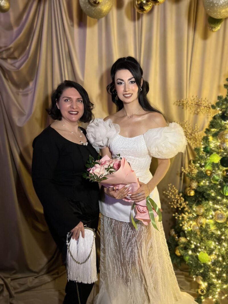 На фото Сона Меликян и партнёр мероприятия Елена Куклова (бренд-партнёр EJ-UNI)