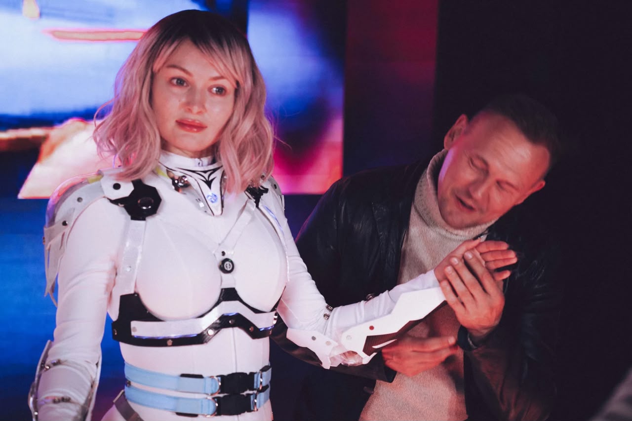 Нео-фестиваль «Будущее здесь»: как FUTURIONE на один день стал порталом в завтра
